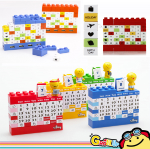 Lịch để bàn lắp ghép LEGO tự tạo lịch tháng yêu thích